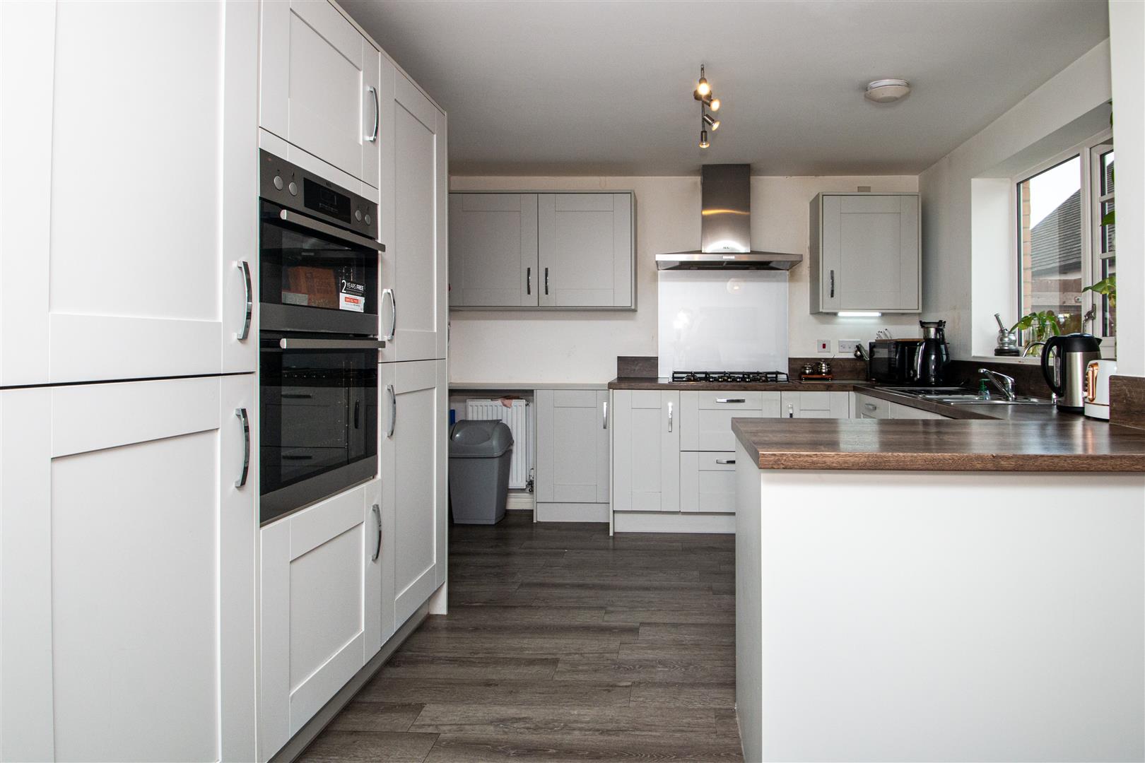 5 bed property in Cardiff Way, Milton Keynes